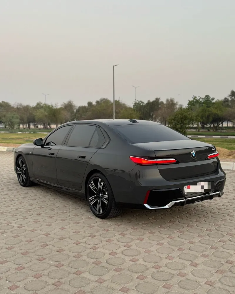 2023 بي أم دابليو الفئة - 7 in Dubai