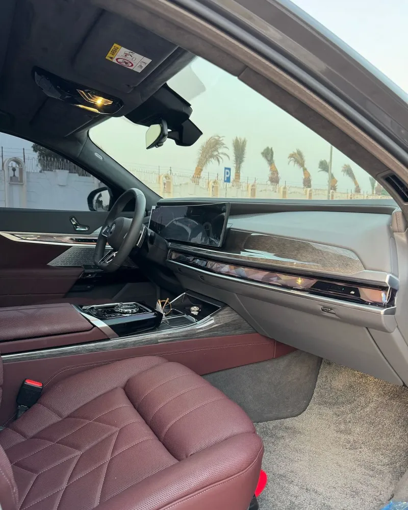 2023 بي أم دابليو الفئة - 7 in Dubai