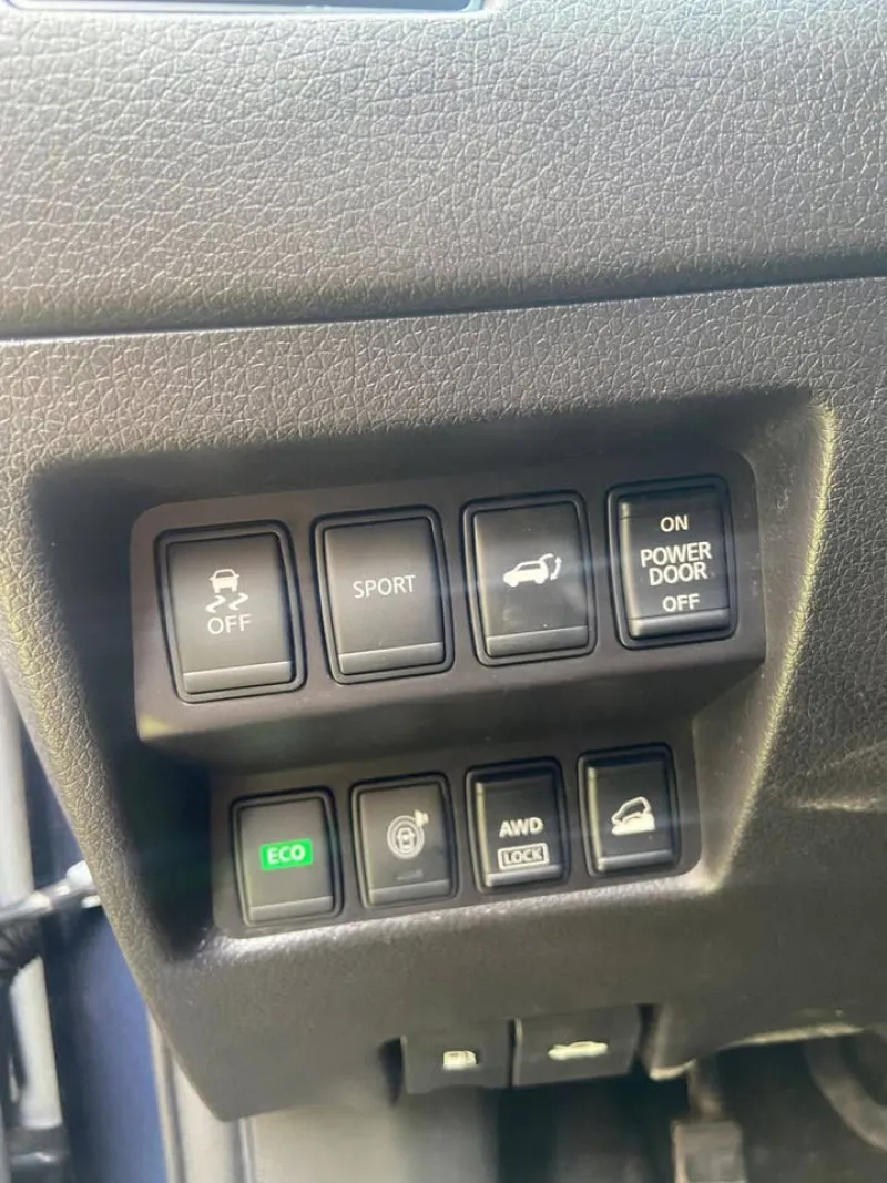 2015 Nissan Rogue in Dubai