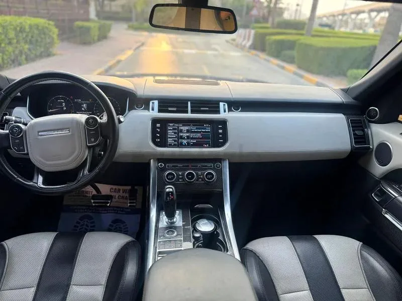 2015 Land Rover Range Rover Sport in Dubai