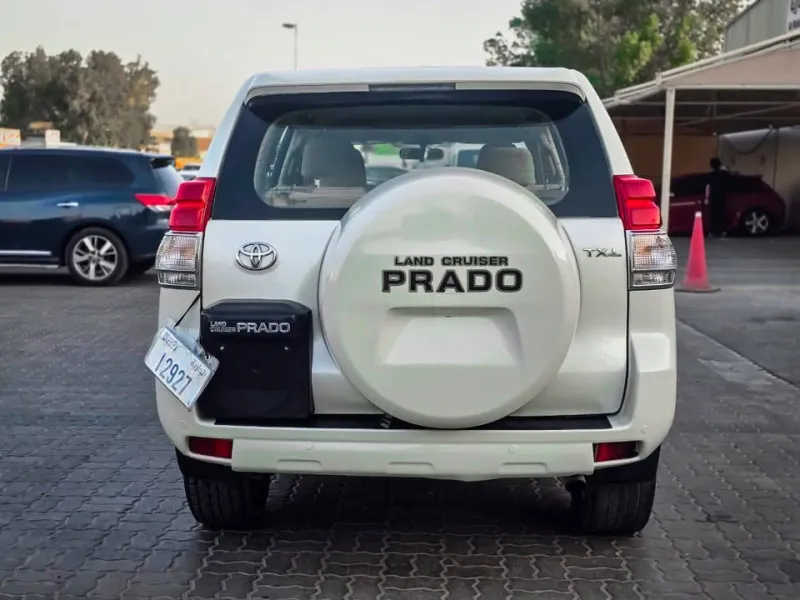 2011 تويوتا برادو in Dubai