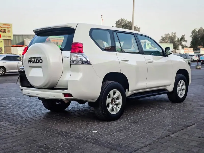2011 تويوتا برادو in Dubai