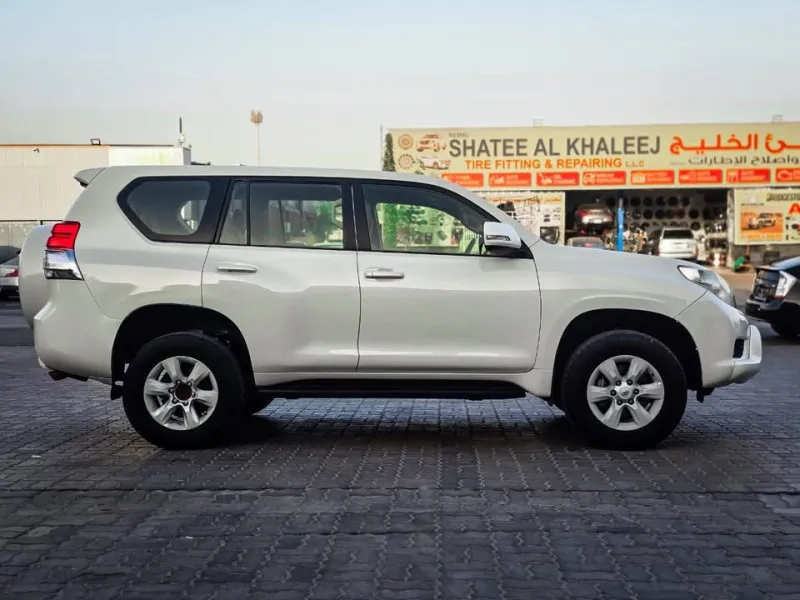 2011 تويوتا برادو in Dubai