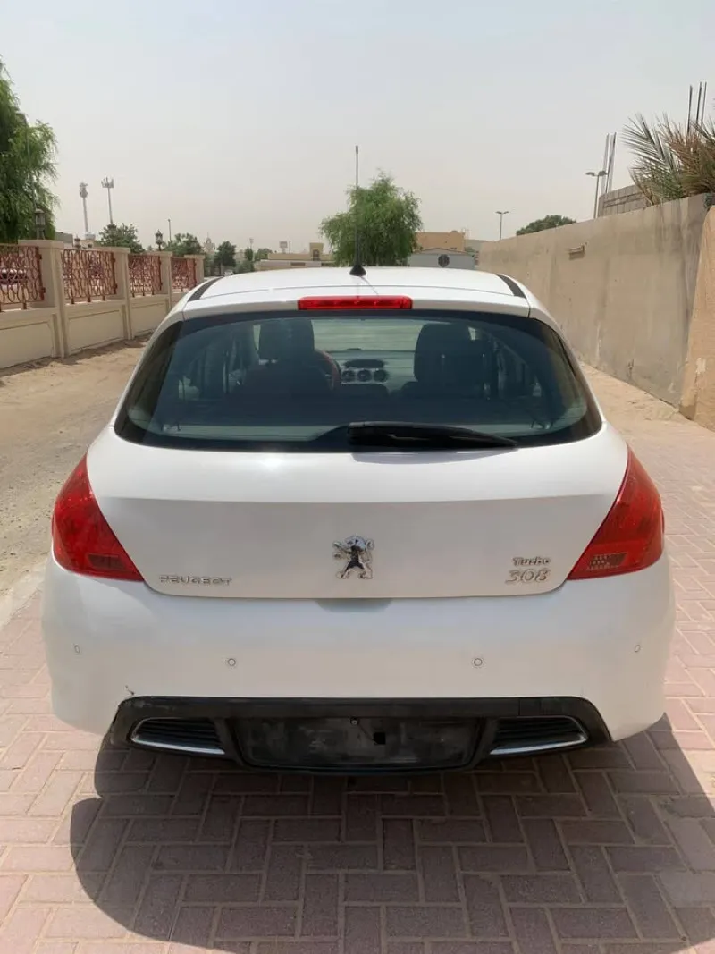 2011 بيجو ٣٠٨ in Dubai