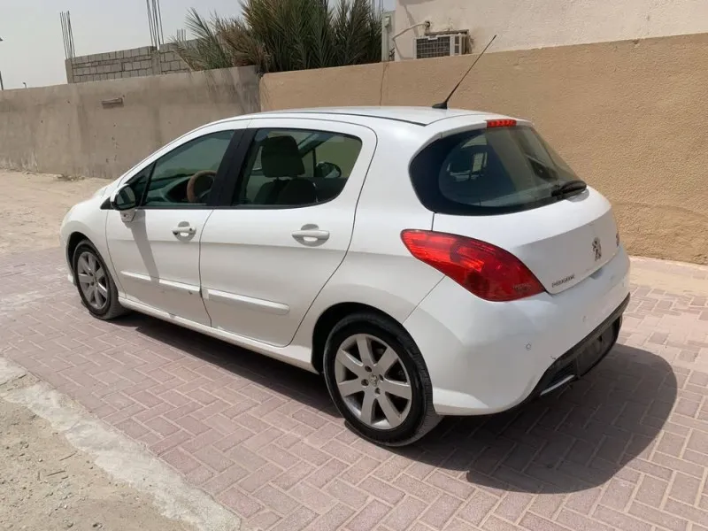 2011 بيجو ٣٠٨ in Dubai