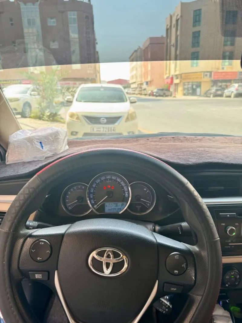 2016 تويوتا كورولا in Dubai