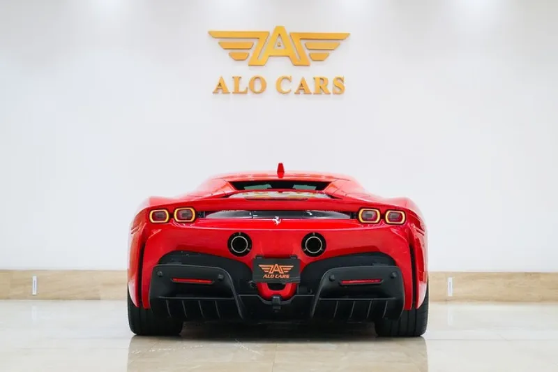 2021 فيراري اسف اف 90 in Dubai