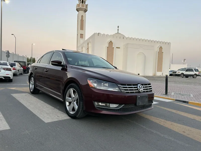 2015 فولجس فاجن باسات in Dubai