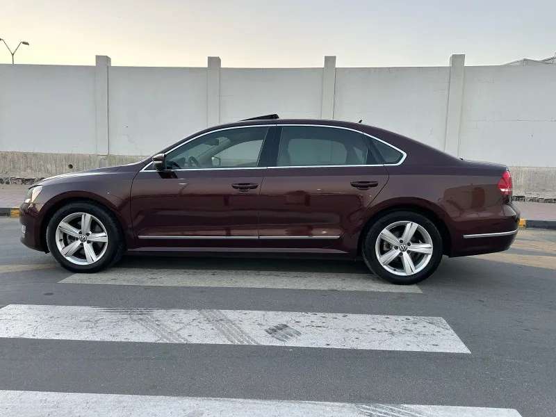 2015 فولجس فاجن باسات in Dubai