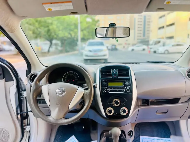 2016 نيسان صني in Dubai
