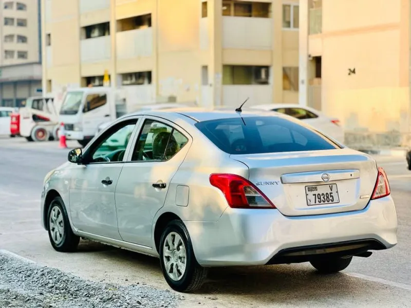 2016 نيسان صني in Dubai