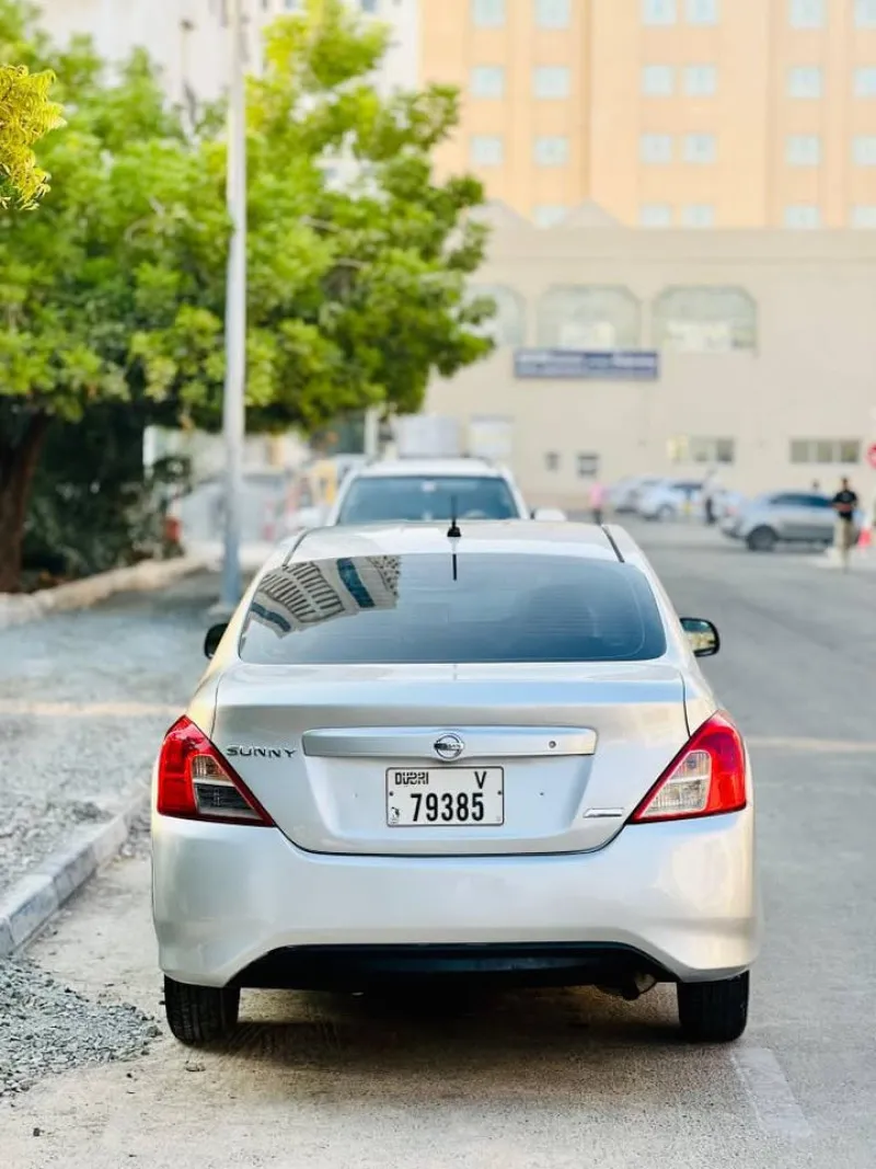 2016 نيسان صني in Dubai