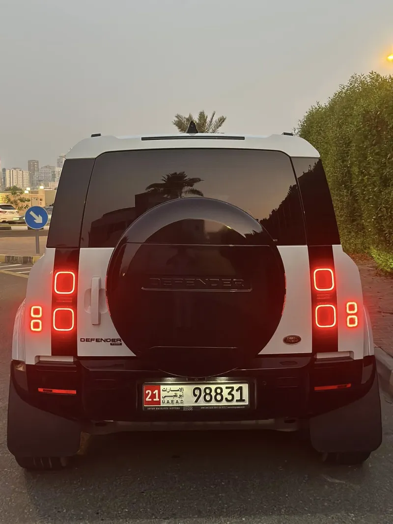 2022 لاند روفر ديفندر in Dubai