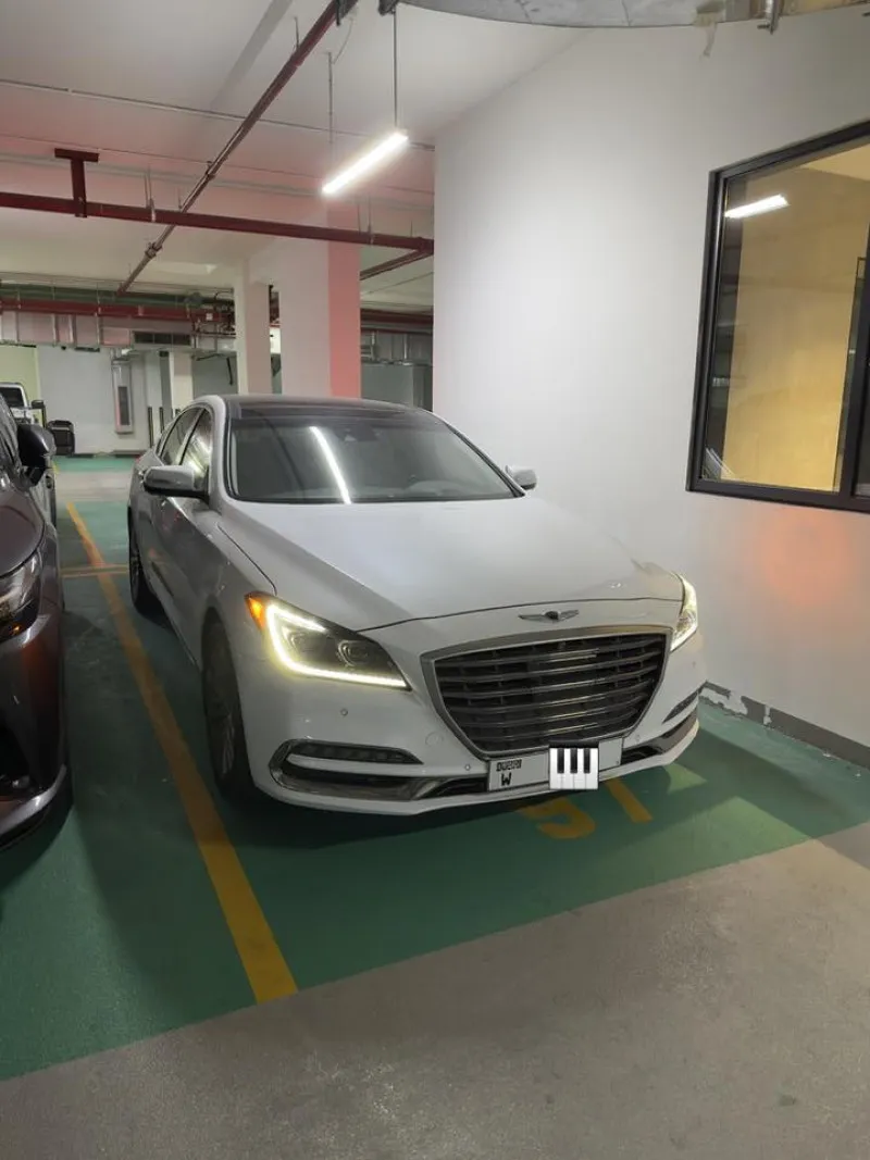 2019 جينيسس جي ٨٠ in Dubai