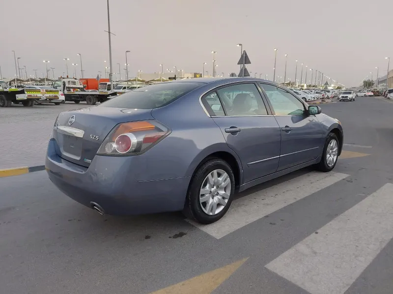2012 Nissan Altima in Dubai