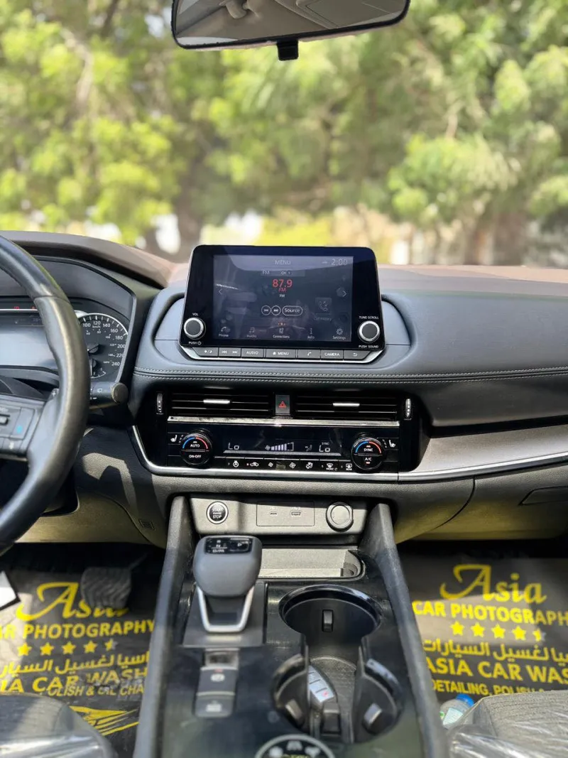 2022 Nissan Rogue in Dubai