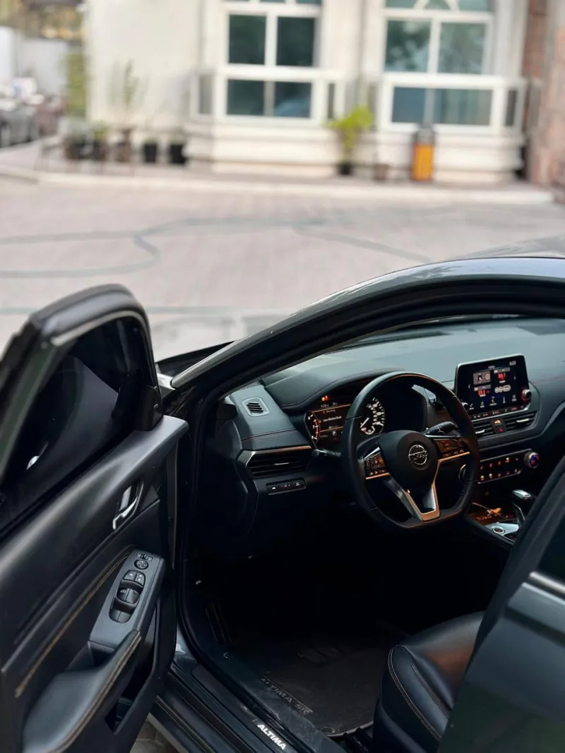 2019 Nissan Altima in Dubai