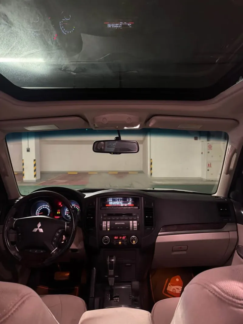 2012 Mitsubishi Pajero in Dubai