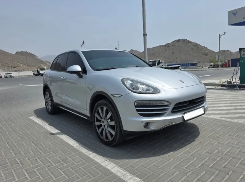 2011 بورش كاين in Dubai