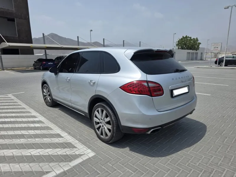 2011 بورش كاين in Dubai