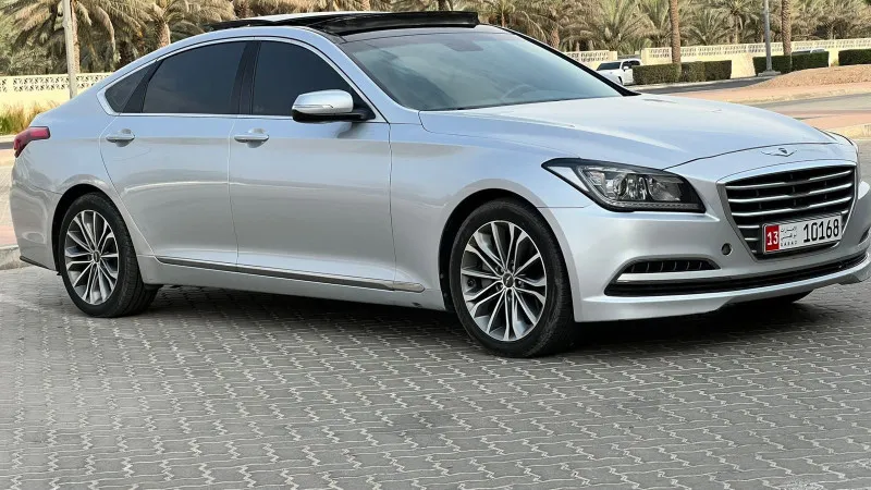 2015 جينيسس جي ٨٠ in Dubai