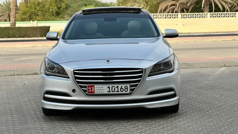 2015 جينيسس جي ٨٠ in Dubai
