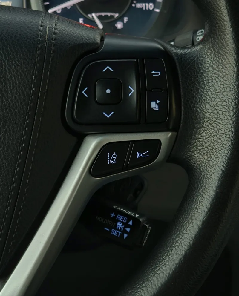 2018 Toyota Sienna in Dubai