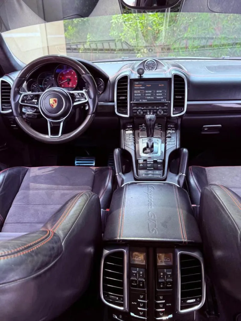 2016 Porsche Cayenne in Dubai