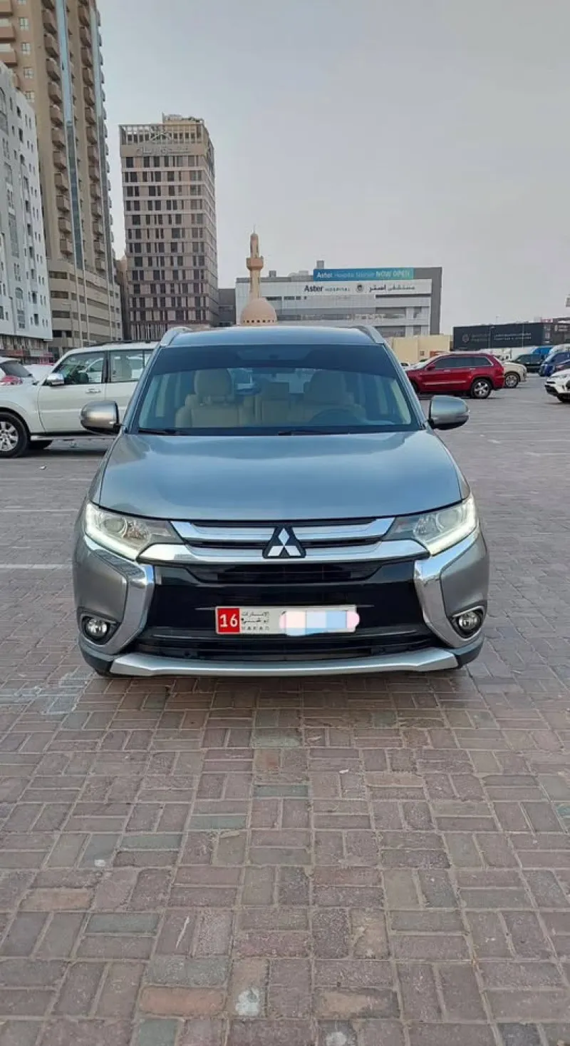 2017 ميتسوبيشي أوتلاندر in Dubai