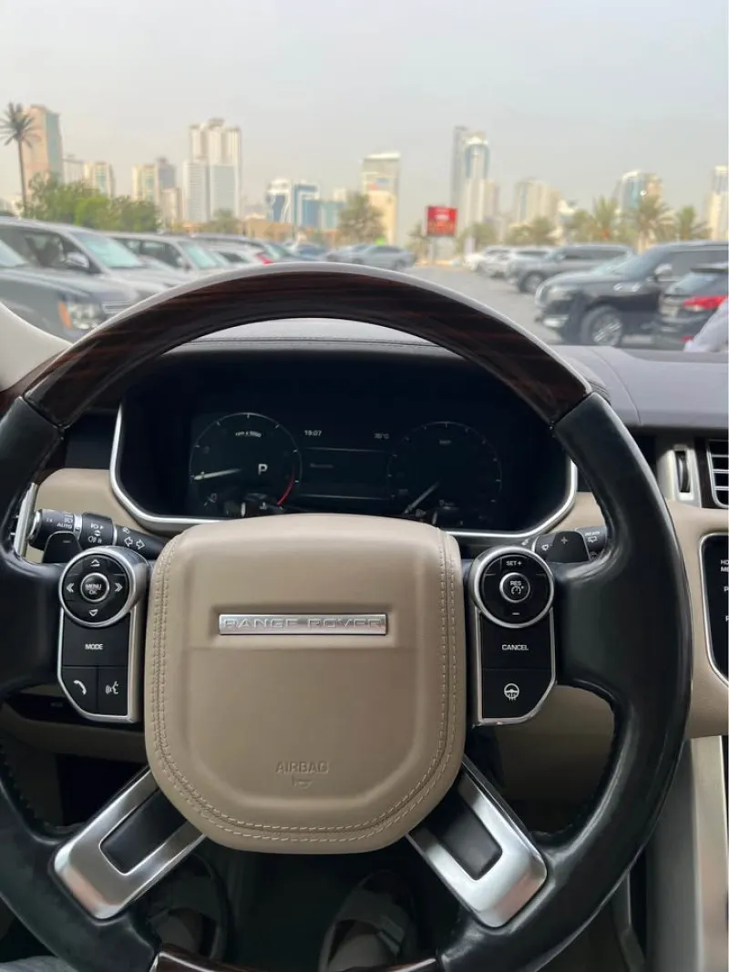 2014 لاند روفر رينج روفر in Dubai