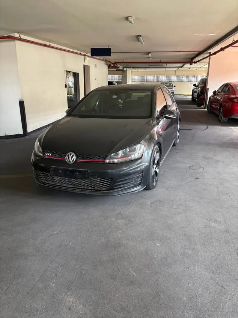 2015 Volkswagen Golf in Dubai