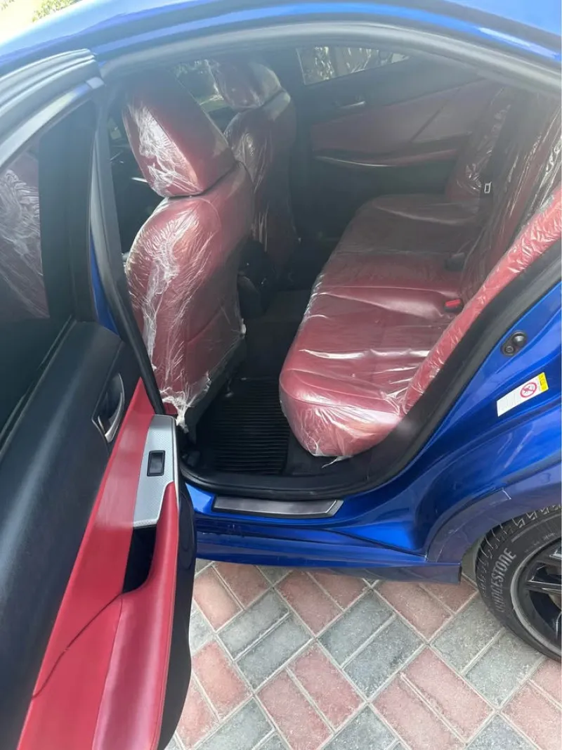 2017 Lexus IS in Dubai