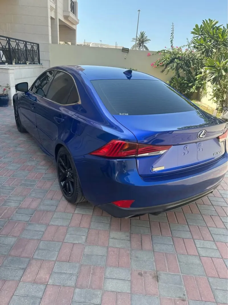 2017 Lexus IS in Dubai