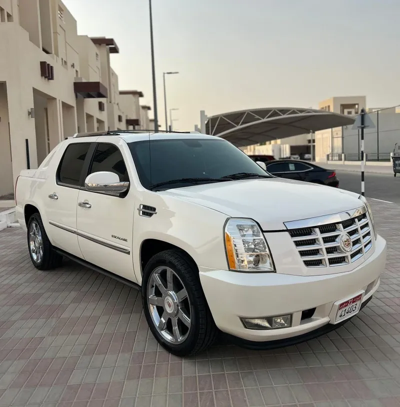 2011 كاديلاك اسكاليد in Dubai