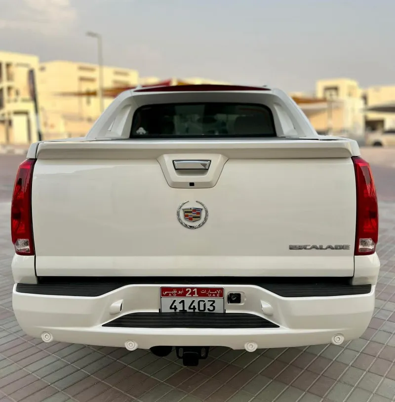 2011 كاديلاك اسكاليد in Dubai