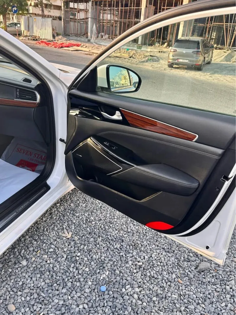 2017 Kia Cadenza in Dubai