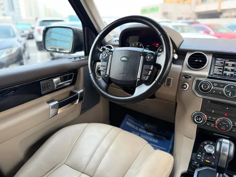 2014 Land Rover Discovery in Dubai