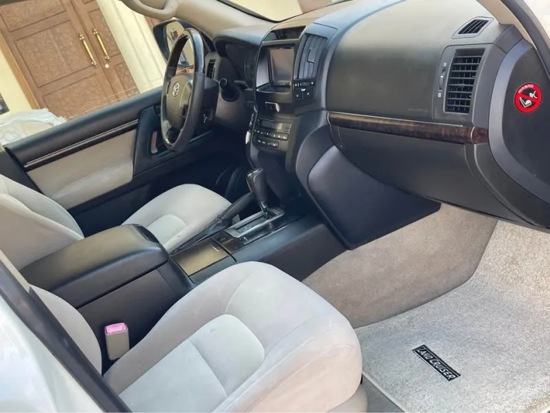 2011 Toyota Land Cruiser in Dubai