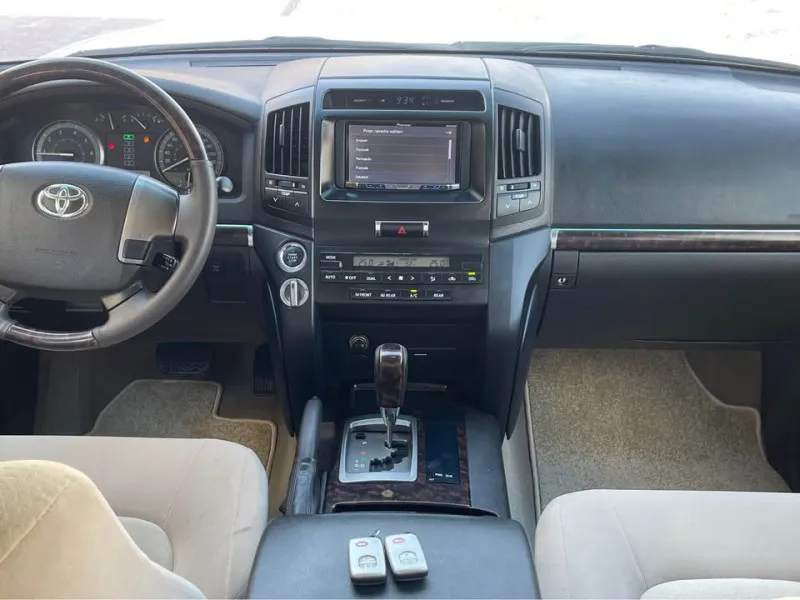 2011 Toyota Land Cruiser in Dubai