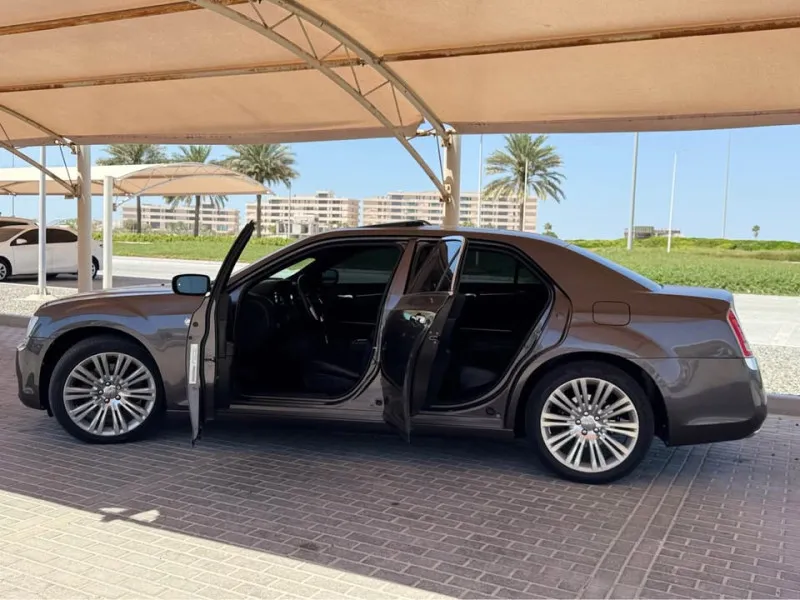 2013 Chrysler 300 in Dubai
