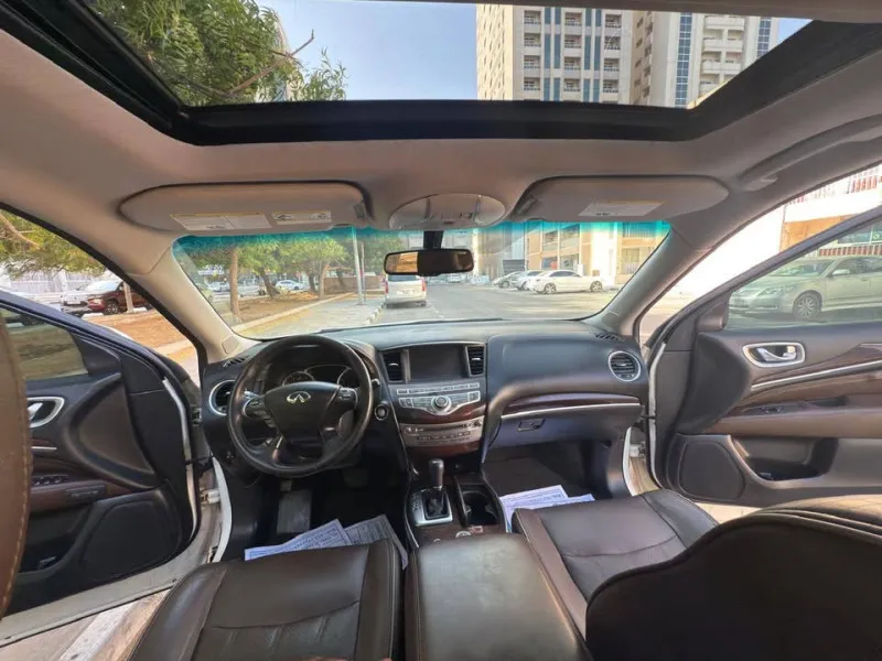 2013 Infiniti JX35 in Dubai