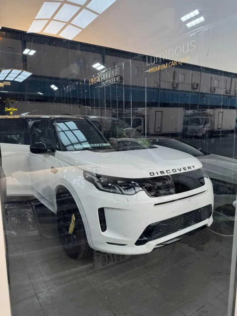 2019 Land Rover Discovery in Dubai