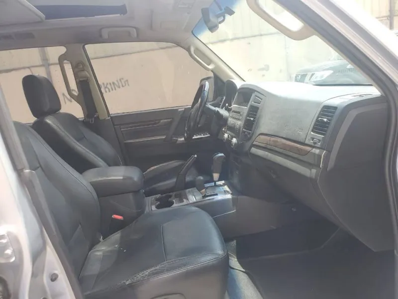 2013 Mitsubishi Pajero in Dubai