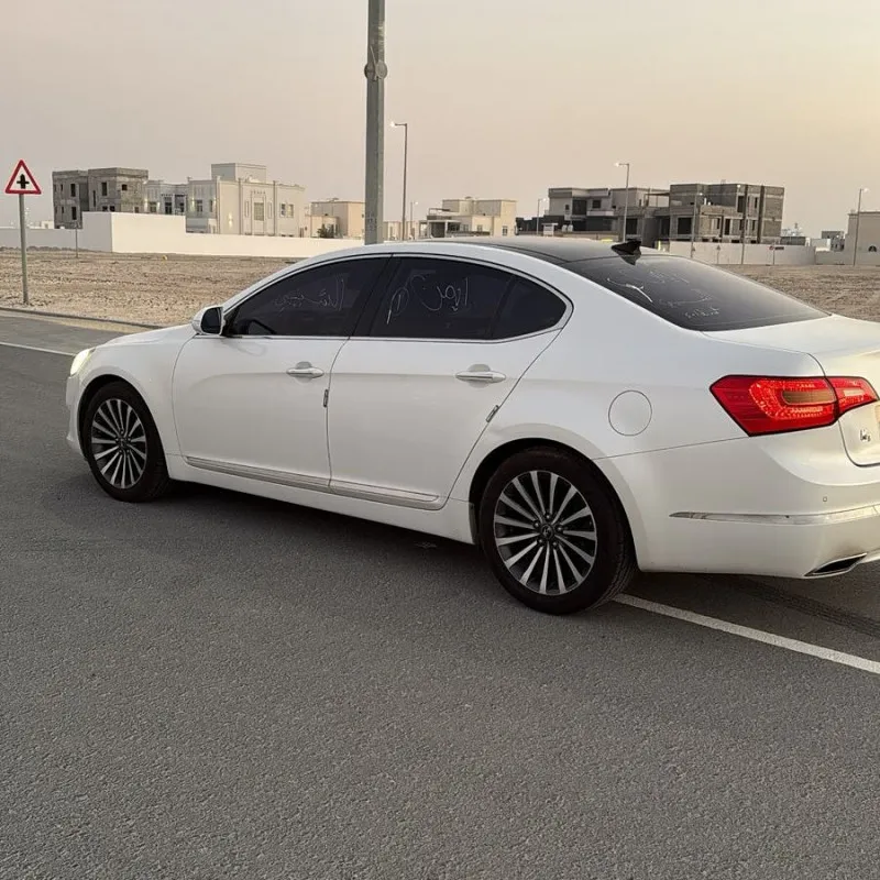 2012 Kia K7 in Dubai