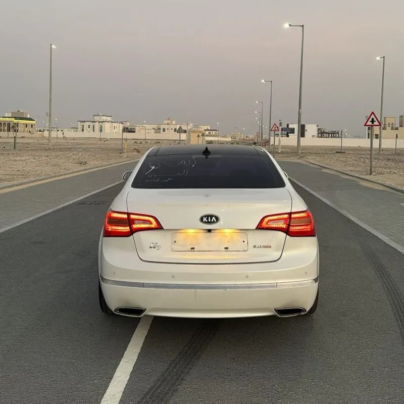 2012 Kia K7 in Dubai