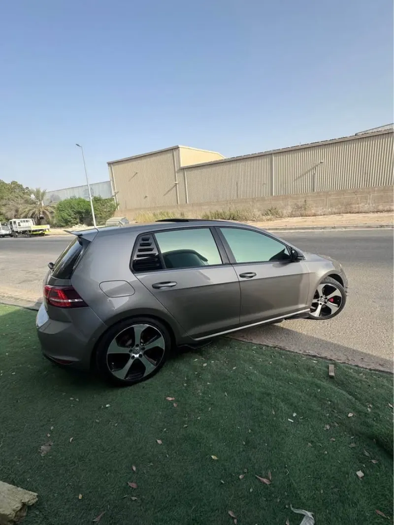 2015 Volkswagen Golf in Dubai