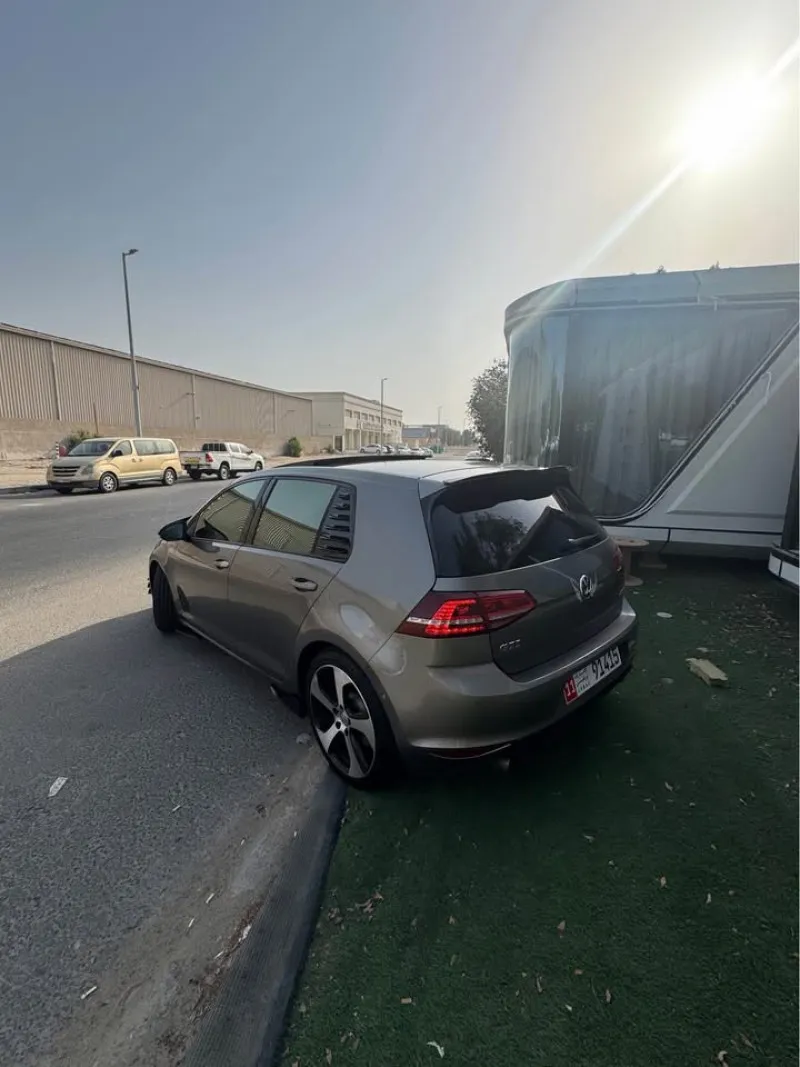 2015 Volkswagen Golf in Dubai