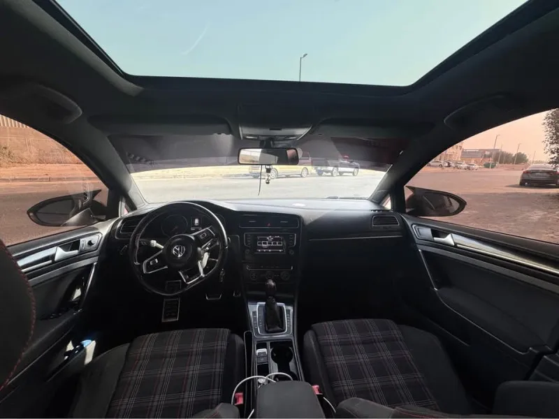 2015 Volkswagen Golf in Dubai