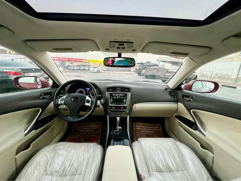 2011 لكزس اي اس in Dubai