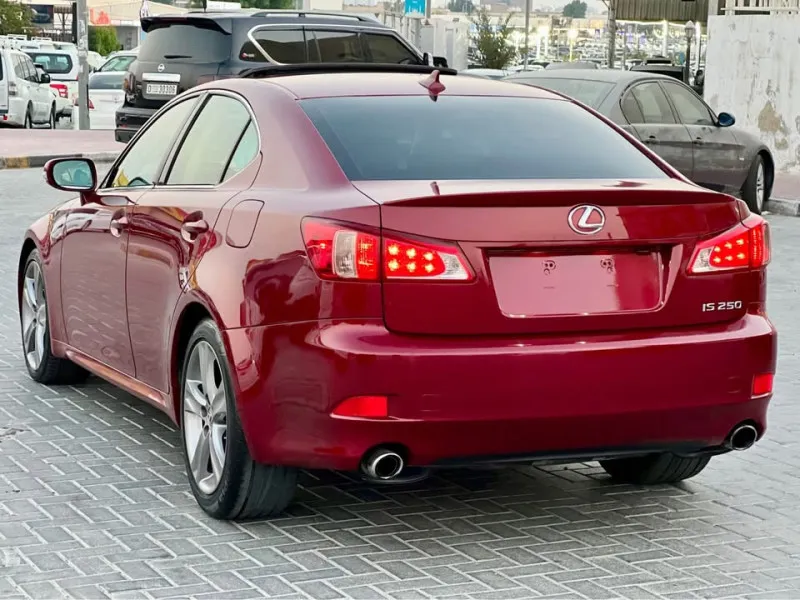 2011 لكزس اي اس in Dubai